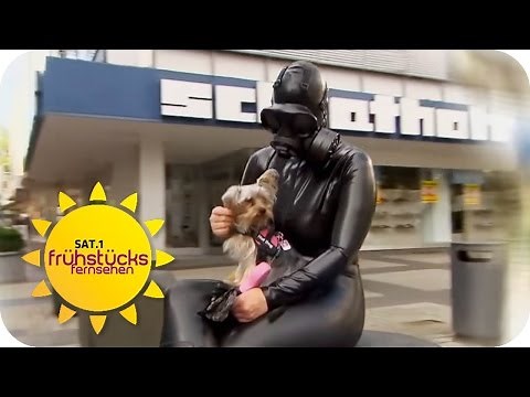 LATEX- Frau VERSEXT die ganze Stadt | SAT.1 Frühstücksfernsehen