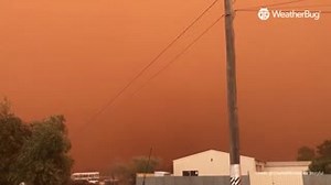 Blinding dust storms sweeping through regional New South Wales and parts of Victoria on January 23 turned the sky orange in places including Mildura. Damaging winds were forecast to affect most of eastern New South Wales on January 23, with speeds of around 60-70 km/h. In Nyngan, in Central West New South Wales, residents reported “almost zero visibility,” 📍Mildura, Victoria #WeatherBug #knowbefore #wx #weather #duststorms | WeatherBug