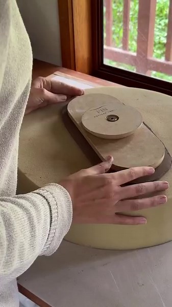 Foam press method to making an oval dish! Thoughts? Have you seen this method before? Nice video showing us the technique how it works by @finpotterytools. #productdesign #handcrafted #handmade #art #architecture #design #pottery #architects_need | Architects need
