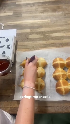 #repost - "Hot cross bun aficionado @elladuggan01 had the chance to attend a baking class with @breadaheadbakery ahead of Easter weekend festivities." More Bread Ahead baking workshops can be found on our website #londonbakeries #bakes #bakeries #londonbaker #london #hotcrossbun #hotcrossbunrecipe #hotcrossbuns | Bread Ahead Bakery & School | Facebook