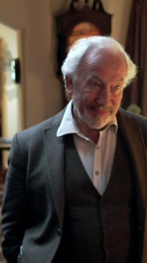 "There's no need for my nipples, but I have two" 🤣 See Simon Callow ('Four Weddings and a Funeral') deliver some comedic gems in the short film 'Tweaks' on ShortsTV with Prime Video Channels or on the ShortsTV app (US/UK only). #SimonCallow #shortfilms #shortmovies #PrimeVideo #GooglePlay #AppleAppStore | ShortsTV