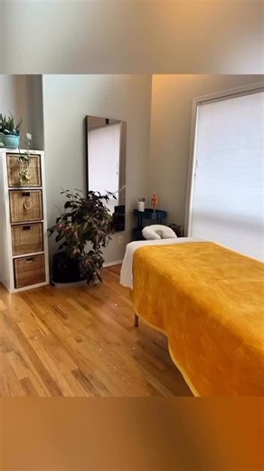 #Repost a Halloween favourite! Massage therapy: spooky edition. 🖤☠️🦇 Are you decorating your treatment room this year? . . #wearenhpc #halloweendecor #massagetherapylife #naturalhealthpractitioner #halloween2025 | Natural Health Practitioners of Canada