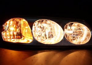 for 2000-2005 Chevrolet Impala Headlight Assembly Chrome Housing Amber Reflector Driver & Passenger Side (Bulb not included)