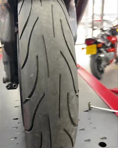 In response to a couple of questions I was asked yesterday regarding fork seal failure. Is it common for them to fail as a pair? Short answer is yes. Obviously one goes before the other but if that failure is down to age / use / mileage and not a fork tube or bush issue then they are so close in time failing that they’d be classed as going as a pair. This Fireblade requires both today and that’s only a day after you saw the pictures of the CB500 requiring the same treatment. #DoncasterMotorcycle