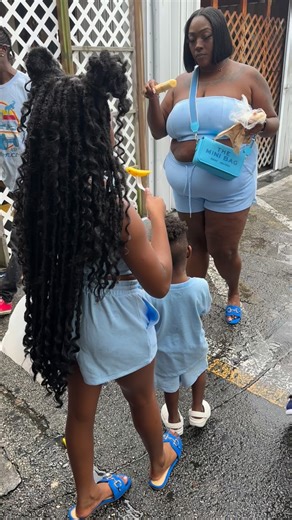 Teaching my babies how to eat sugar cane #fblifestyle | Kiara Mcmillian