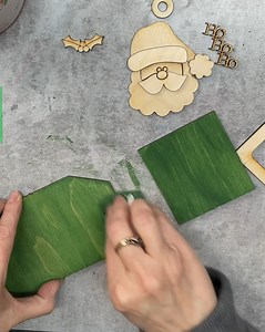 Tips, Tricks and Inspiration. Beautiful Gift card Holder/ ornament. Santa Style. #christmasdecor #acylicpainting #easycrafts #tipsandtricks #posca #countrychic | Shabby Chic Vanlife /crafted on the road