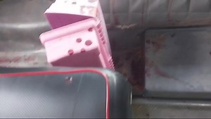 Conductor de micro de la linea 59 , es atracado en la zona del plan 3000 junto a otra persona , por dos antisociales , que iban abordo de un vehiculo, las victimas fueron derivadas a un hospital cercano | CaféNoticias