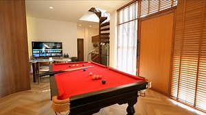 Yoo Pool Villa Ranong 🌹🌙🪽 พูลวิลล่าสไตล์ Sugar Daddy ใจกลางเมืองระนอง สิ่งอำนวยความสะดวกครบครัน ทำเลดี ใกล้แหล่งท่องเที่ยว และร้านอาหารชั้นนำ 2 ห้องนอน 2 ห้องน้ำ 2 โซฟาเบด พักได้สูงสุด 12 ท่าน 🪽สระว่ายน้ำ 🪽โต๊ะพูล 🪽อ่างอาบน้ำ 🪽คาราโอเกะ #yoopoolvillaranong #พูลวิลล่าระนอง #ranong #ที่พักระนอง #poolvillaranong #ระนอง #โรงแรมระนอง #ทริประนอง | ระนอง239