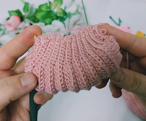26K views · 650 reactions | Crochet mussel shell mini bag | Knitting And Crochet | Facebook