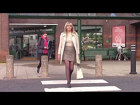 Emma's Autumn Walk (Crossdresser / Transvestite / Genderfluid)