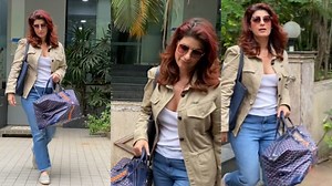 International Khiladi Akshay Kumar ki Wife Twinkle Khanna Spotted At Bank Juhu #twinklekhanna #bollywood #akshaykumar | Varinder Chawla