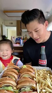 Burger buddies ☺️ | Hungry FAM Plays