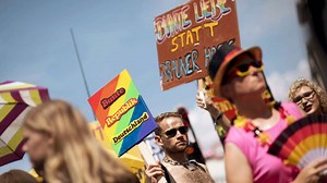 Mehr Angriffe auf LGBTQ : Wie radikale Rechte gegen queere Menschen mobilisieren