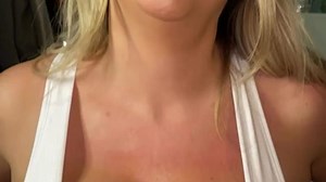 LJ hooters titfuck (Juicy Lucie)