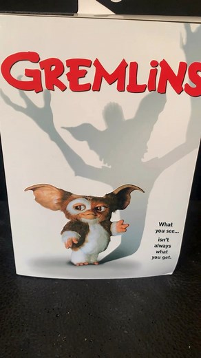 2.7K views · 19 reactions | NECA Ultimate Gizmo parte 1  #gizmo #gremlins #gremlins2 #mogwai #gremlins2thenewbatch | El Guante de Guslutt | Facebook