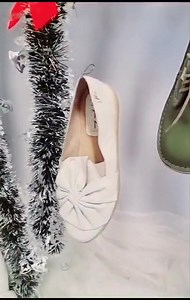 1.3K views · 18 reactions | Op see of op land Tuis of op die strand Op die plaas of tussen die geraas Saam of alleen Mag jy 'n geseënde Christusfees hê  | Te Fraai Diena | Facebook