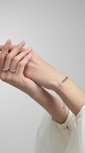 Bibigi Золота каблучка з діамантами Код товару: 1682174 Ціна: 22 604 грн Versace Платинова каблучка з діамантами Код товару: 076685 Ціна: 210 124 грн Жіночий золотий браслет з топазами Код товару: 1776238 Ціна: 25 769 грн ✨Розкішні вироби, які символізують витонченість, стиль та високий статус. 💫Ювелірні прикраси на Gold.ua створені для тих, хто цінує якість та прагне до досконалості. #LoveGoldUa #Goldua #Прикраси #Жіночійбраслет #браслезтопазами #ювелірніприкраси #ювелирныеукрашения #золотойбр