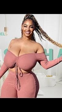 Persephanii 🍑 Plus Size Body Positivity Fashion | Bio of a Curvy Model ✨