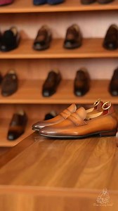 55K views · 1.6K reactions | Introducing the HolloShoe Leather Penny Loafers in Brown. These loafers are the perfect choice for summer, offering a wonderful combination of tradition, comfort, and elegance. They are versatile enough for business meetings, formal occasions, or upscale casual styling. Available in stock and ready to ship! #Fashion #Style #HolloShoe #ShopNow #Menswear #SmartCasual #OOTDMen #Loafers #ClassicStyle #SpringStyle #LeatherShoes #SummerOutfit | HolloShoe | Facebook