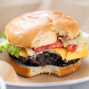Our tofu, mushroom and black bean patties give you all the burger flavor and texture you crave, minus the meat. Check out the recipe here! - https://bit.ly/3OmKQBI | Tastemade