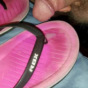 Pink flip flops for blowtrotter