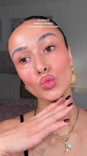 Minimal makeup @e.l.f. Cosmetics brow lift @Glossier brow flick @Drunk Elephant lala retro whipped cream @L’Oréal Paris glotion medium glow @maccosmetics Mac stack brown mascara @Rare | Hannah St Luce