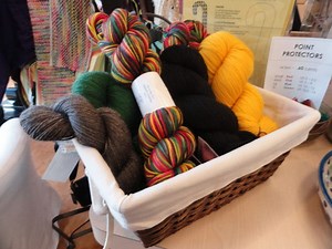 Amazing Threads - A "Yarn Around the World 2012" Destination