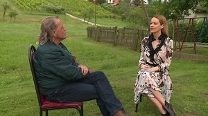 98K views · 664 reactions | Odlazimo u Dugo Selo gdje trenutačno boravi poznati američki glumac Armand Assante. Naime, ovaj dobitnik nagrade Emmy ondje snima film pod redateljskom palicom Jakova Sedlara, "Hrvatska trilogija". U razgovoru s našom Ivanom Nanut, Armand nam je priznao da je zaljubljen u Lijepu našu i da uživa u šetanjama i tišini Dugog Sela.  | IN MAGAZIN | Facebook