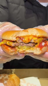 متفوتش الـ Big Double على الفطار بـ 299 جنيه واستمتع بـ 2 ساندوتش 200 جرام و 2 فرايز و 2 مشروب 👇 https://bit.ly/3wQfHmF وكمان متنساش تختار من منيو قعدة سحور الجديد واستمتع بساندوتش برجر بطحينة مع فرايز و مشروب بـ 99 جنيه . - منيو قعدة سحور متاح يوميا من 10 مساءً حتى 3 فجرًا . كلمونا على ☎️ 19914 أو اطلبوا العرض من الويب سايت 👇 https://bit.ly/3wQfHmF أو من خلال ابلكيشن بافالو برجر 📱 http://toappsto.re/buffaloburger | BUFFALO BURGER