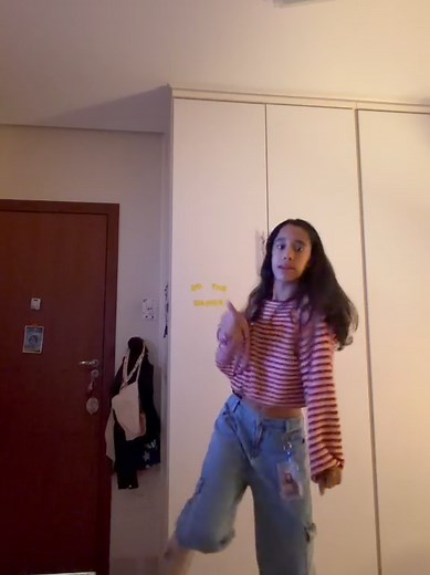 DITTO Oi meus amores, tudo bem?? ⚠️curiosidade sobre o grupo⚠️ cantores solo fav: Isaac: VMZ e Bea Duarte Mitsuki: Jennie e Laufey Himari: Jão #kumonekø #kpop #ditto #newjeans #njz