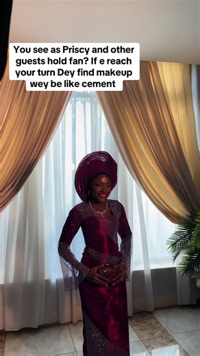 See how their guests also had a fan on their faces all through? Very demure. Dear clients,please always create a well ventilated room for your MUA work in. Makeup and heat don’t work together. Also,have a mini fan on your face in a humid environment to keep your makeup fresh