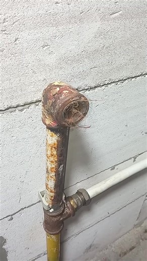 "Make your own broken pipe thread extractor! 🧰 This genius DIY plumbing tool helps you remove broken or stuck pipe threads without buying expensive gear. Perfect for emergency fixes, home maintenance, and plumbing repairs. Learn how to craft your own extractor with simple tools and big results. #DIYPlumbingBasics 💡" | Club123Creative