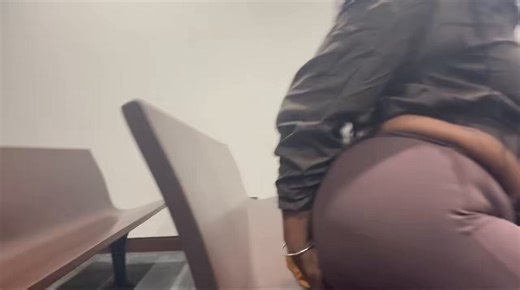 😣 😈 😈She Let me swipe her Sexxy as* https://t.co/tZKDM534BC #grope #spiderswipe #candid #ebony #milfgrab