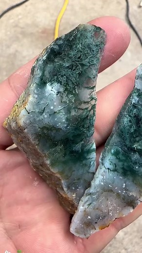 ✨Polishing perfection! Check out this mesmerizing Moss Agate transformation! #Lapidary #Crystals #MossAgate #art #polishing  | Kaines Crystals | Facebook
