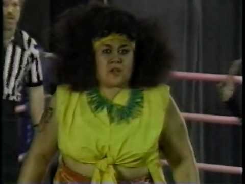 G.L.O.W. WOMENS' WRESTLING! VINTAGE 1987 MOUNTAIN/LITTLE FIJI VS. PRINCESS OF DARKNESS/DEMENTIA