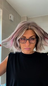 35K views · 4.9K reactions | So einfach, so chic - ein Haar-Gummi macht den Unterschied 懶 #hairstyling #hairtutorial #easyhairstyle #hairstyle #quickhairstyle #simplehairstyle #haarinspiration #frisurenideen #haartutorial #hairhack #beauty-hacks #stylishhair #haareliebe #classyhairstyle #hairinspo #hairvibes #hairbrained #hairfall #hairhack | Nermin Yesil | Facebook