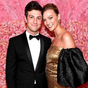 Pregnant Karlie Kloss Spotted on Rare Public Outing With Joshua Kushner