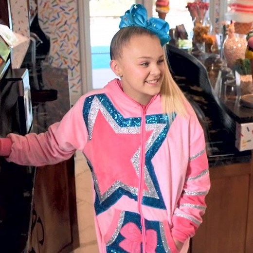 JoJo Siwa Ditches Her Ponytail for a New Hairstyle to Celebrate Her 17th Birthday