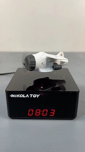 【 NIKOLAOY 懸浮可愛小飛機時鐘🕐 】飛機迷必備✈️｜閃購優惠👉 https://searchingc.com/collections/nikolaoy-ge90/?affiliate_id=FB . 想擁有一款實用得來又可愛的生活好物😎？點少得 NIKOLAOY 懸浮可愛小飛機，除咗可以睇時間之外😝，仲有架小飛機飛黎飛去超級可愛🥰！送俾你身邊嘅飛機迷又得，自用都得👏～ | Searching C