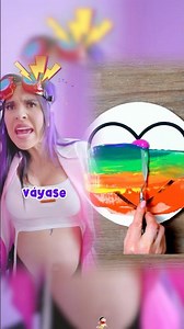 Siempre quiere llamar la atención y poner celosa a KARLA!! 🫣