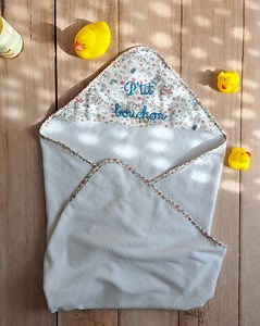 Cape de bain bébé personnalisée | Capuche brodée à la main | Linge de bain bébé | Cadeau de naissance