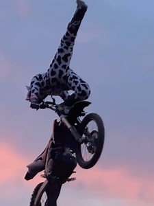 Motorcycle FMX freestyle stunt show Auraaa 999%🏍️🥶💪🔥🤯 #USA #motorcycle #stunt #FMX #fyp