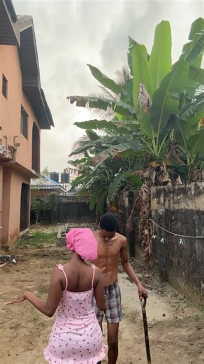 Disi edesiri mirabel on Instagram: "Good morning from my village 🤣🤣🤣merry Christmas 🤶 from my rugged cousin from abagana🤣"