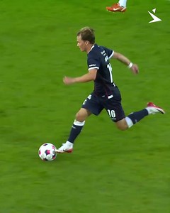 Fra midten til mål 👏 Kristian Arnstad scorer Rundens Mål i 3F Superliga ⚽ | Superliga.dk