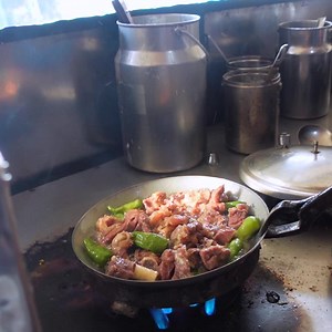 1.7M views · 10K reactions | Motton Namkeen in Sialkot Making Eating & Fun Shehzad Tikka location & Contact  Shahab Pura 03006195608 https://goo.gl/maps/KECX1s3L9uWjWbt69  City Housing 03056510428 https://goo.gl/maps/6HJUegecb39euk196 | Abdul Malik Fareed | Facebook