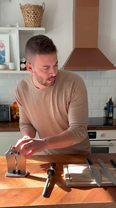 20% Kennenlern-Rabatt! Lass deine Küchenmesser, Taschenmesser und Scheren professionell schleifen. 🔪✂️😊 Jetzt kannst du deine stumpfen Messer bequem einschicken, und kriegst sie von uns schärfer als neu zurück. Der Rabatt gilt auf deinen ersten Messerbrief. Bestelle das Schleifen einmal, oder mehrmals pro Jahr um den Rabatt in Anspruch nehmen zu können. *Der Rabatt gilt nicht auf das einmalige Schleifen. ⭐⭐⭐ 20% Rabattcode: "MREA20" ⭐⭐⭐ 🟢 Service und Erfahrungen seit 1965 🟢 Über 1000 Google 