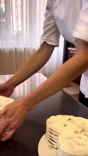 🧁🍰¡Aprende a hornear como un profesional!🎂🍪 🎬🍽️¡Mira este emocionante Reel sobre nuestro increíble curso de pastelería!👨‍🍳👩‍🍳 Aprende los secretos de los chefs pasteleros más talentosos y descubre cómo crear deliciosos postres que deleitarán a todos tus sentidos.😋💫 🔍📚Descubre técnicas de vanguardia, tips y trucos para hornear los pasteles más esponjosos, galletas crujientes y cupcakes irresistibles. ¡No importa si eres principiante o aficionado, este curso es para todos!💡💪 👉 #Cu