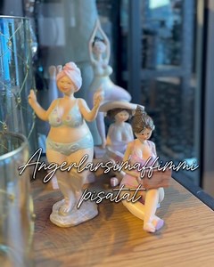 Unnukillisaataa? 🥰 Chic Antique-miit angerlarsimaffimmi pisatat, kusassaataasinnaasut ✨ Naneruuserfiit, krukket, skålit, tarrarsuutit allallu 😍 Sapaatip akunnera naalluarisiuttoq 🫶🏼 #inuit #inuitqualityclothesofgreenland #chicantique #homedecor | INUIT Quality Clothes of Greenland - Nuuk