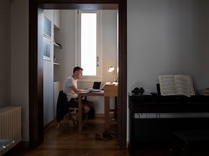 Howard Levitt: Employers are using the pandemic to rewrite employee contracts