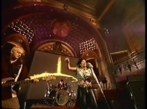 4 Non Blondes Misty Mountain Hop El Baile De La Montaña Nebulosa 1995 #LlenaTuCabezaDeRock #Rock 🎸🥁🎼 #LedZeppelin #Tavolas | Chavo RucosMúsica